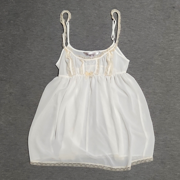 Vintage Other - Vintage Y2K Victoria's Secret Lacey White & Cream Lingerie Chemise Slip Tank Top